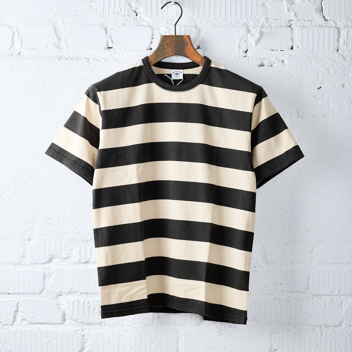the flat head | fn-thb-002 border s-s t-shirt ivory / l.black