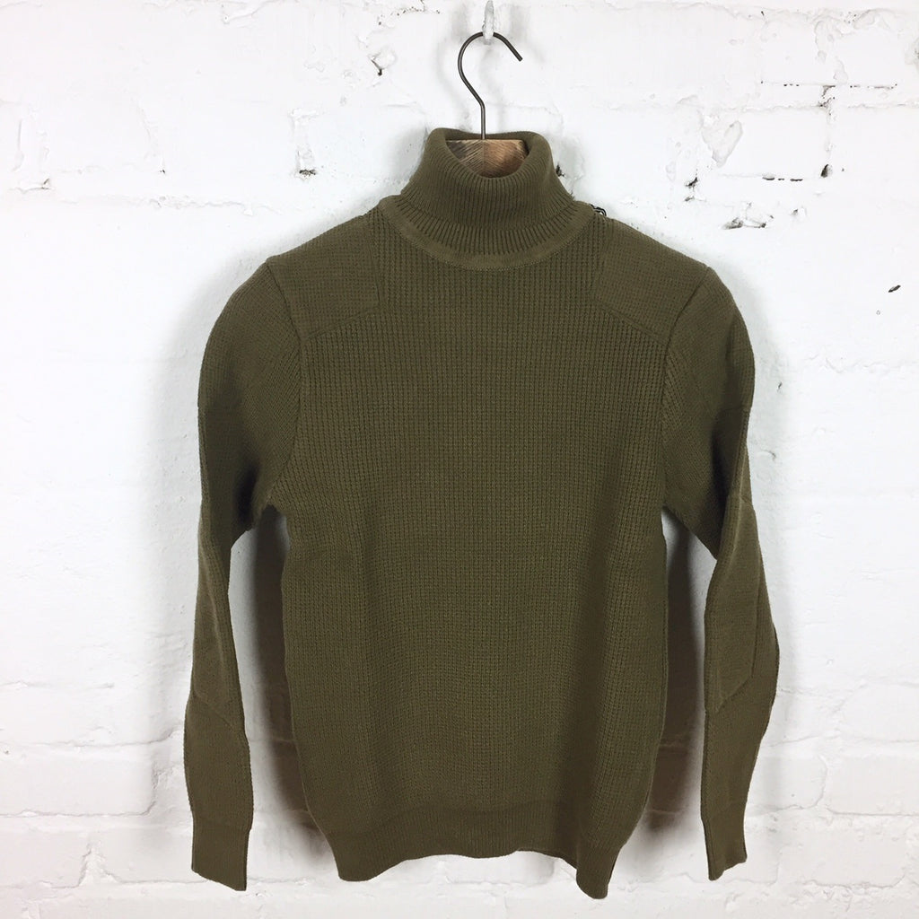 https://www.stuf-f.com/media/image/19/62/85/addict-clothes-acv-kn02-padded-waffle-turtle-cotton-knit-olive-1.jpg