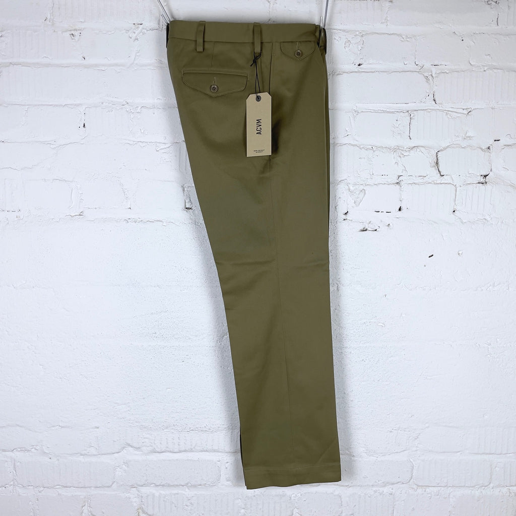https://www.stuf-f.com/media/image/1a/d3/b5/addict-clothes-acv-tr02tw-single-pleated-cotton-twill-trousers-army-green-3.jpg