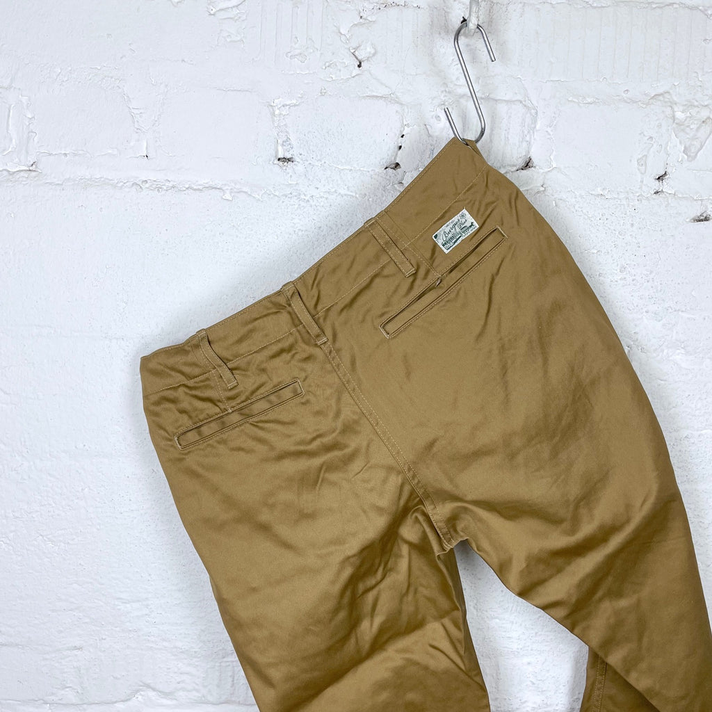 https://www.stuf-f.com/media/image/3d/79/0d/burgus-plus-401Z-60-zip-fly-modern-chino-trousers-khaki-1.jpg