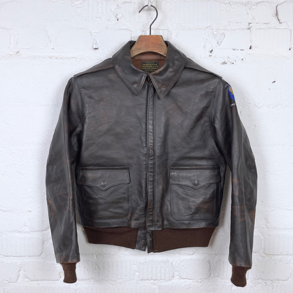 https://www.stuf-f.com/media/image/0c/7b/39/eastman-leather-type-a-2-reissue-escape-a-2-3.jpg