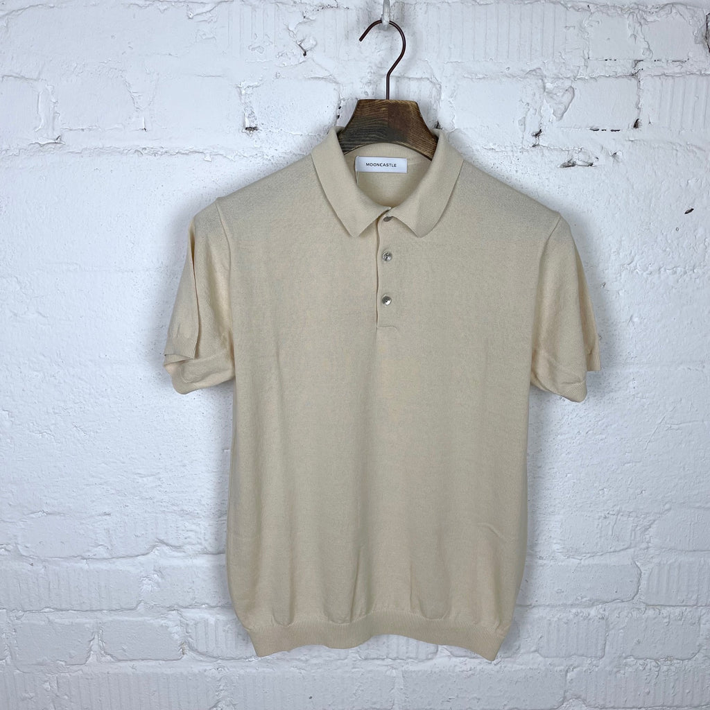 https://www.stuf-f.com/media/image/b5/31/e7/mooncastle-ice-cotton-polo-shirt-beige-2.jpg