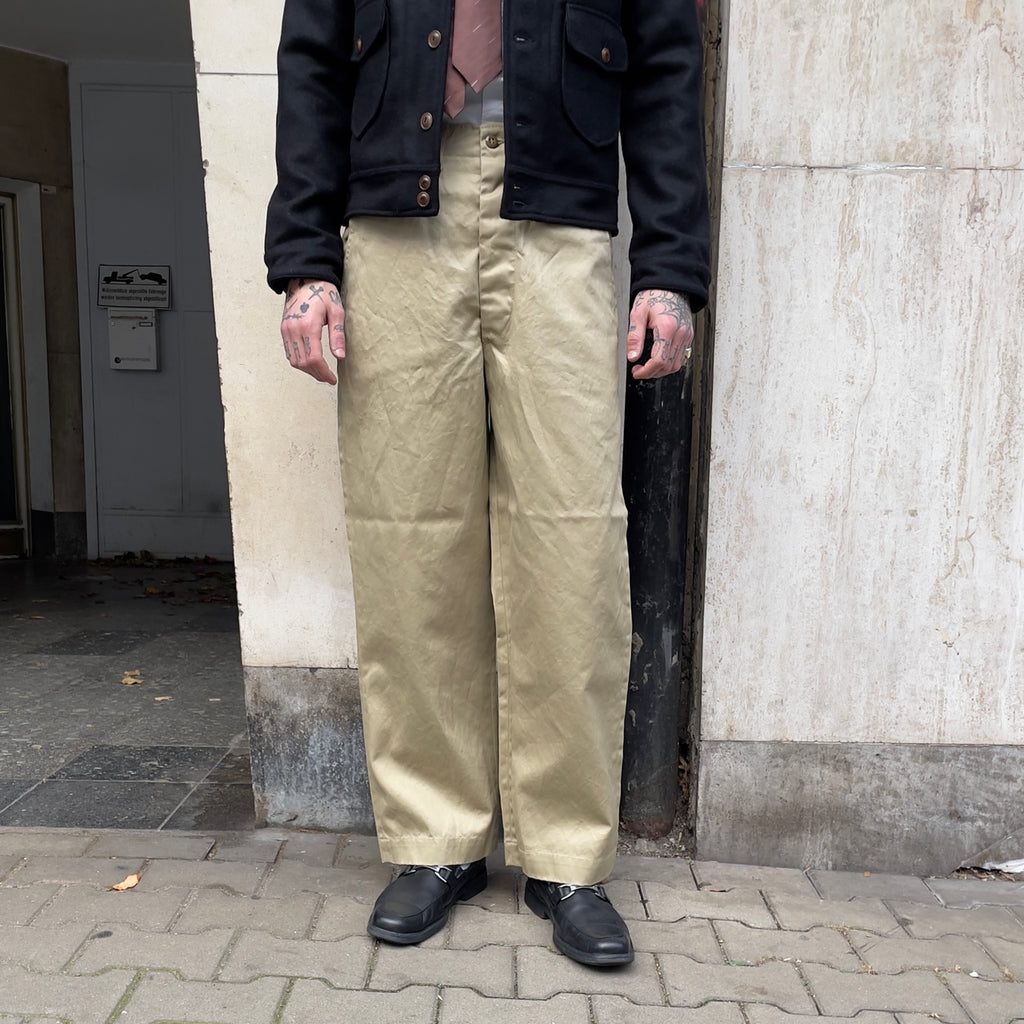 https://www.stuf-f.com/media/image/7f/b8/1c/orslow-vintage-fit-army-trousers-khaki-5BLOzkbWJlA6Y3.jpg