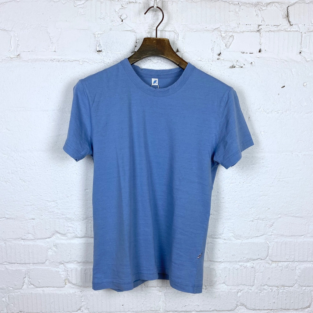 https://www.stuf-f.com/media/image/93/8c/e6/pure-blue-japan-ss5011-p-pale-indigo-dyed-crewneck-t-shirt-2.jpg