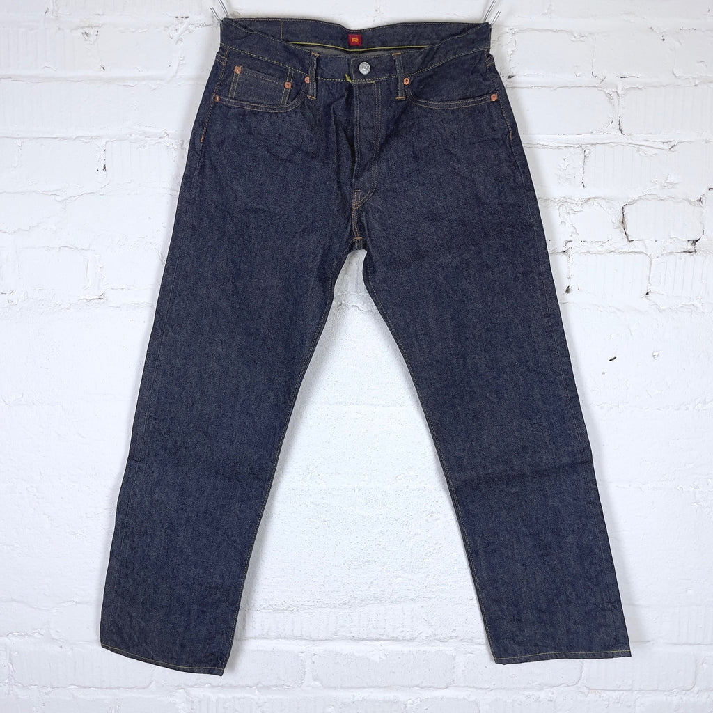 https://www.stuf-f.com/media/image/90/7c/e9/resolute-711-jeans-2.jpg