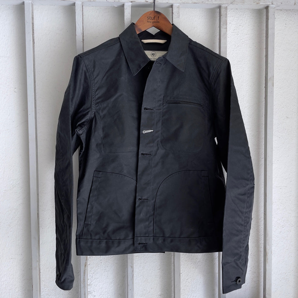 https://www.stuf-f.com/media/image/44/8c/23/rogue-territory-supply-jacket-black-ridgeline-4.jpg