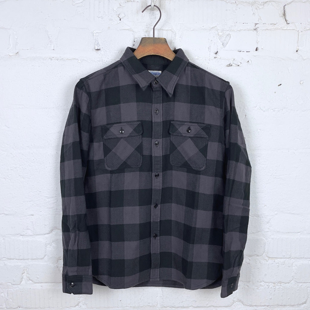 https://www.stuf-f.com/media/image/5d/40/ea/the-flat-head-fn-snr-101l-flannel-work-shirt-grey-black-1.jpg