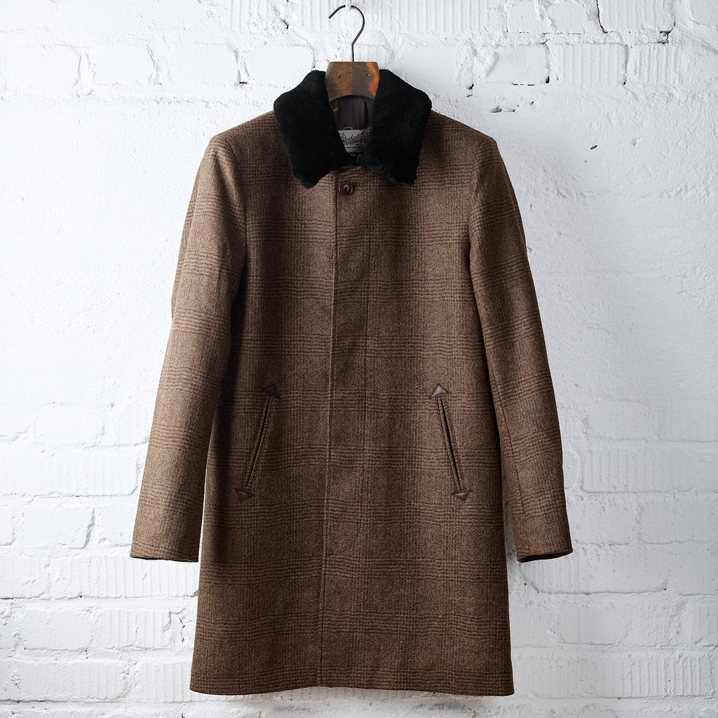 outclass | bouclé mac coat - brown