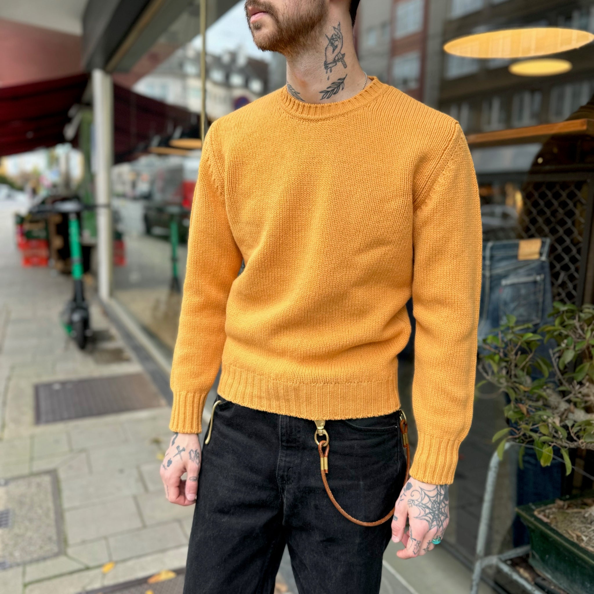 lonny 4-ply crew neck sweater - harvest gold | william lockie x 