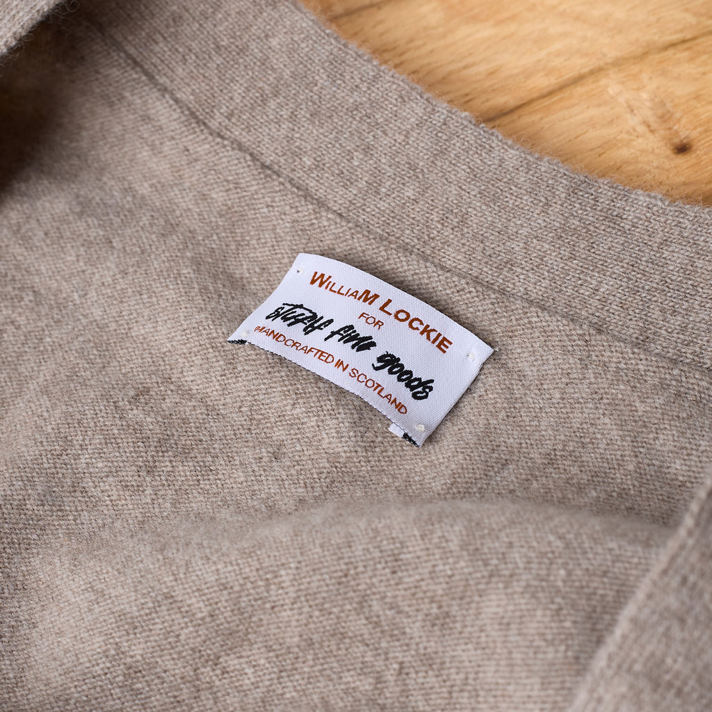 william lockie x stuf|f | gordon super geelong cardigan - mushroom - Bild 5