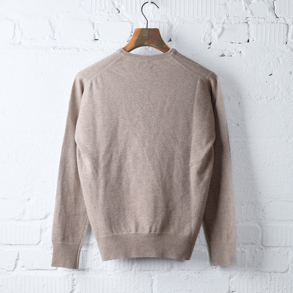 william lockie x stuf|f | super geelong v-neck sweater - mushroom - Bild 2