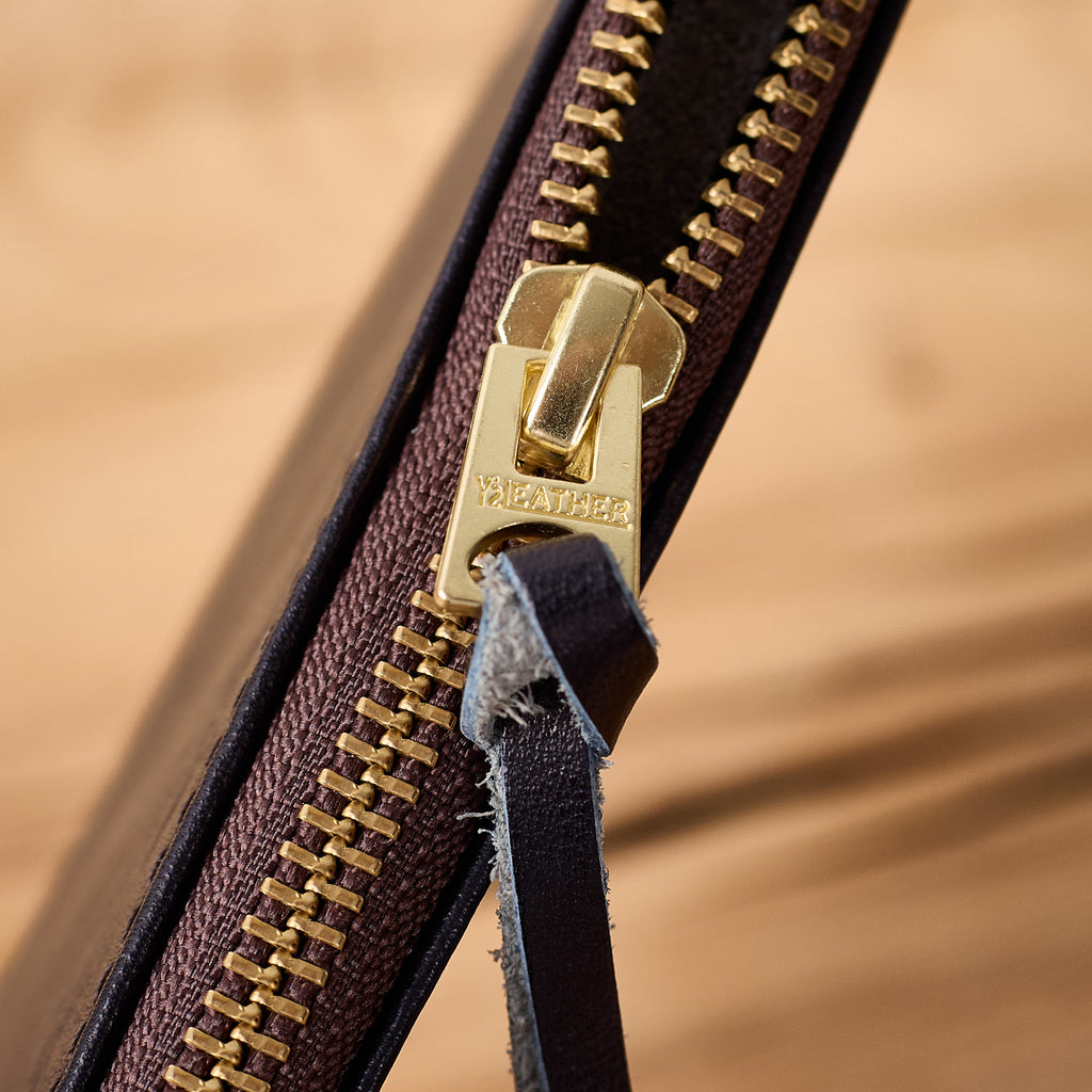 y'2 leather | horse hide leather poach small - indigo - Bild 3