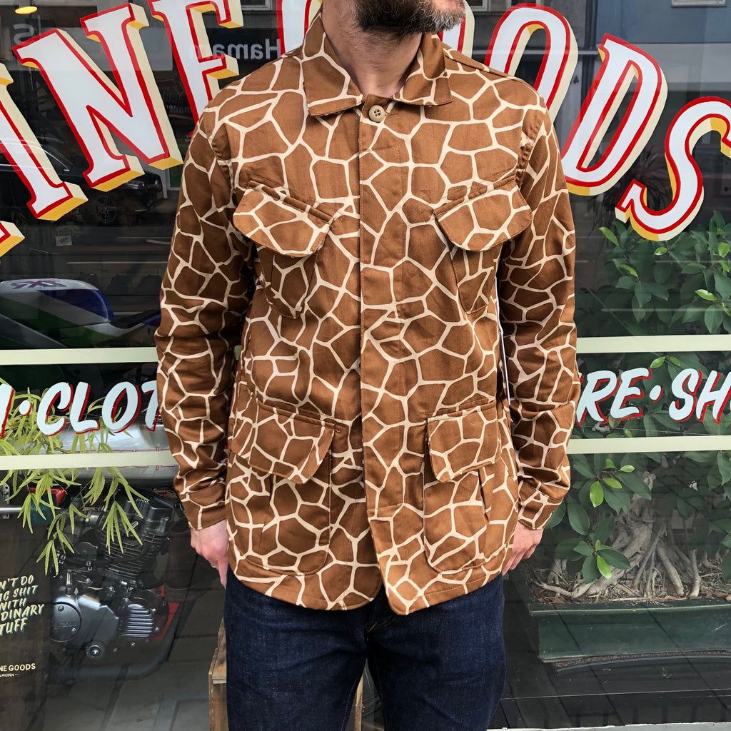 https://www.stuf-f.com/media/image/g0/9c/60/3sixteen-bdu-jacket-giraffe-print-1.jpg