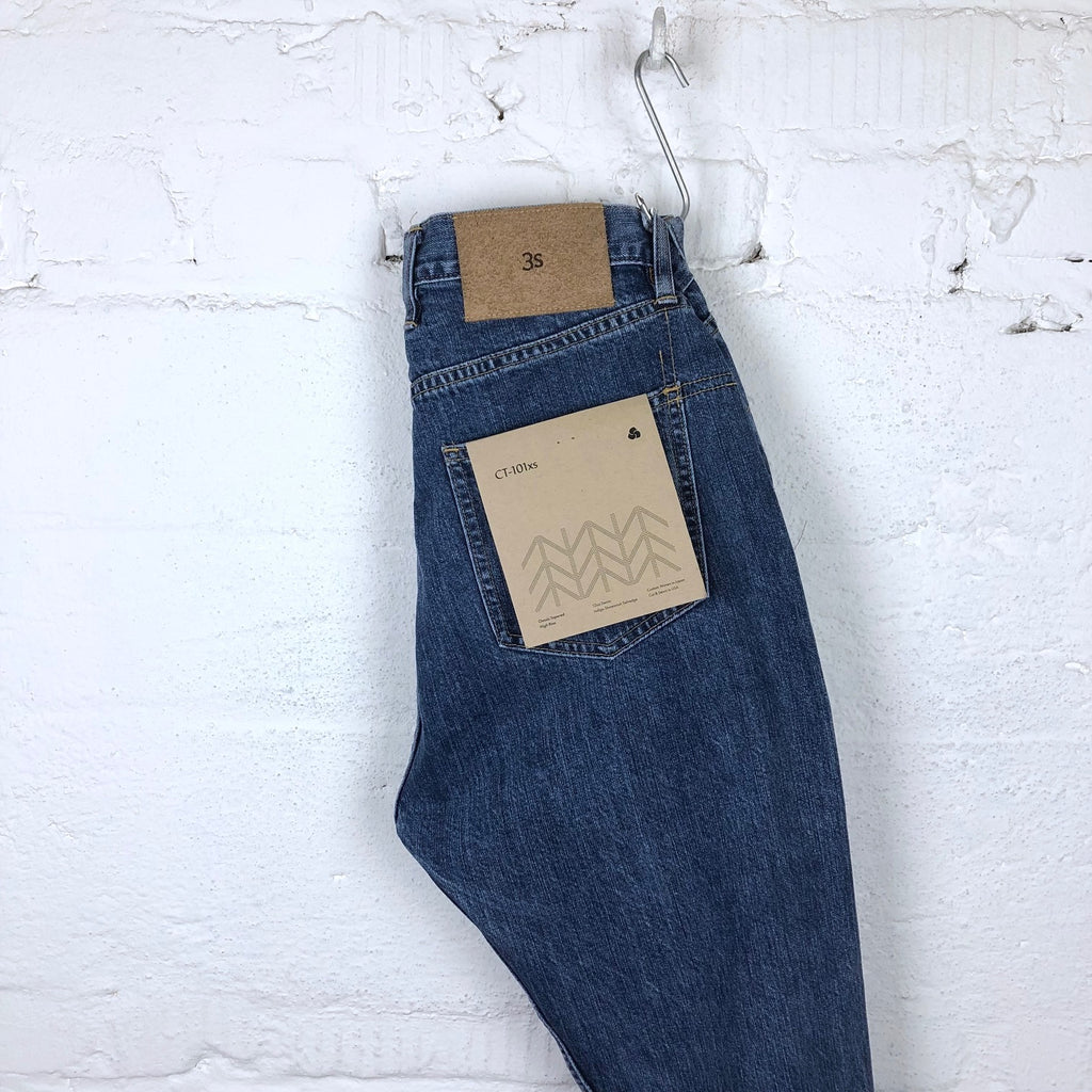 https://www.stuf-f.com/media/image/ff/fc/b8/3sixteen-ct-101xs-stonewashed-jeans-1.jpg