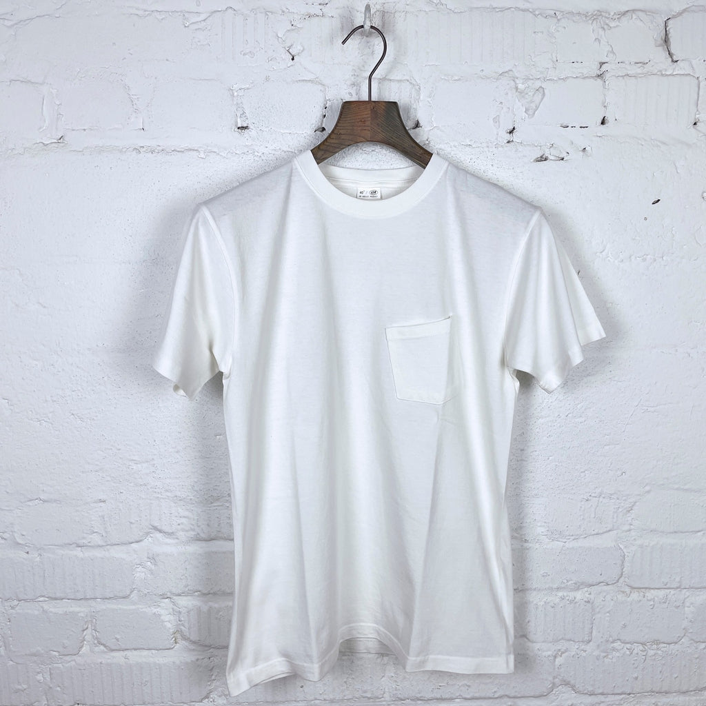 https://www.stuf-f.com/media/image/fa/6b/a5/addict-clothes-acv-csp00-white-acvm-pocket-tee-5.jpg