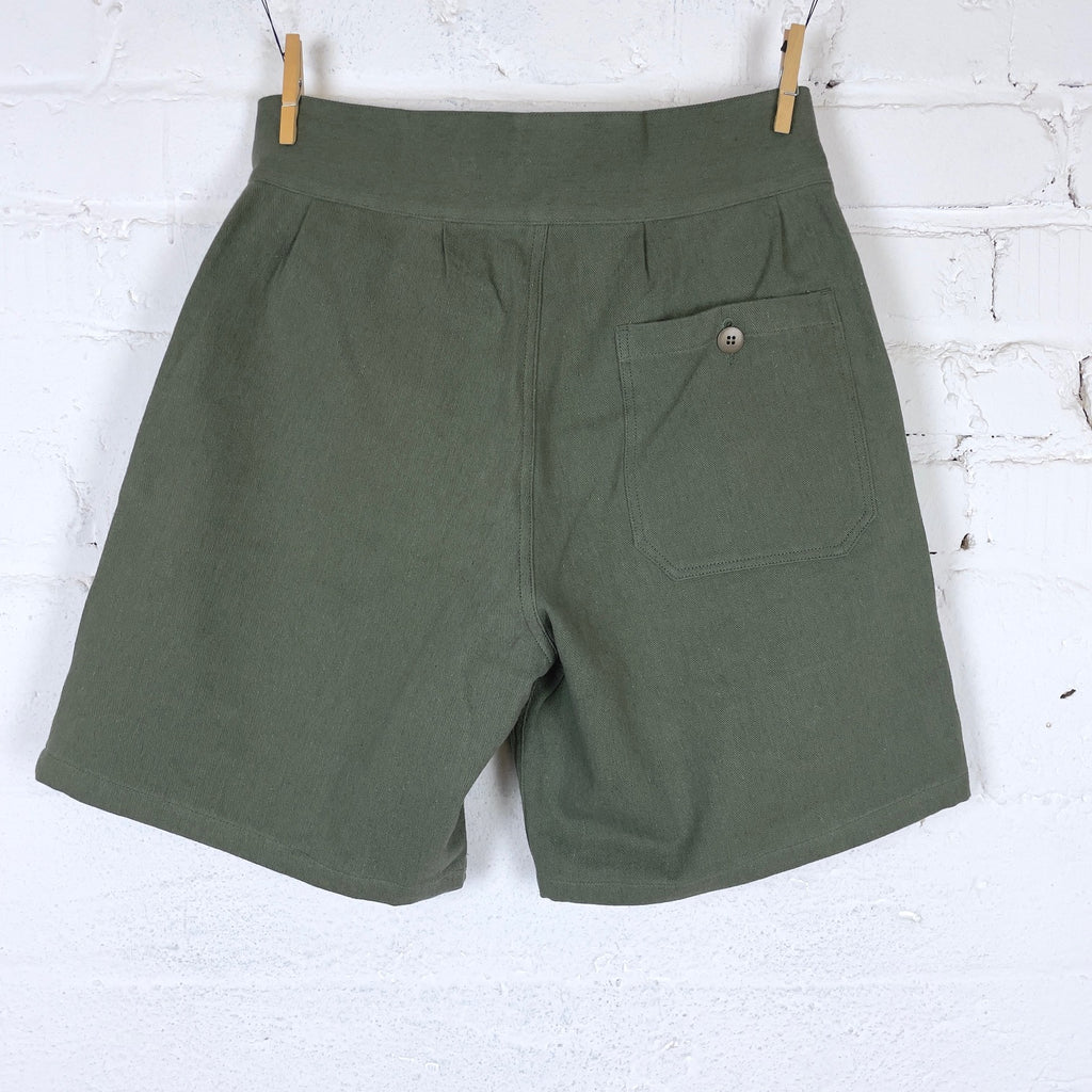 https://www.stuf-f.com/media/image/d7/25/69/addict-clothes-acv-sp02clkt-cotton-linen-shorts-army-green-2.jpg
