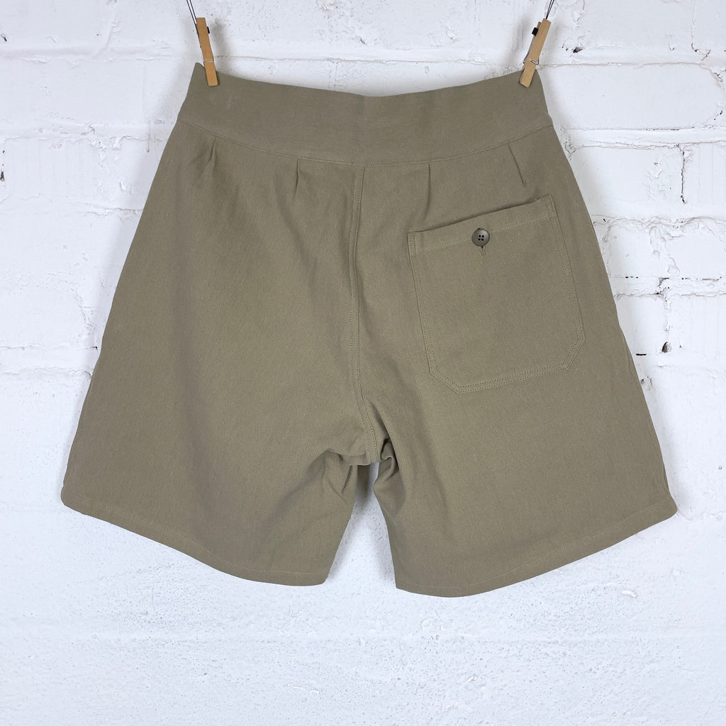 https://www.stuf-f.com/media/image/a6/90/31/addict-clothes-acv-sp02clkt-cotton-linen-shorts-beige-2.jpg