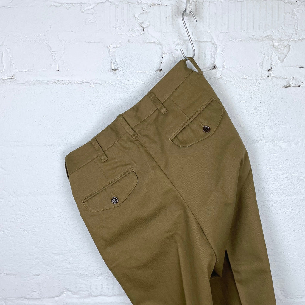 https://www.stuf-f.com/media/image/51/82/eb/addict-clothes-acv-tr02kt-cotton-trousers-khaki-3.jpg