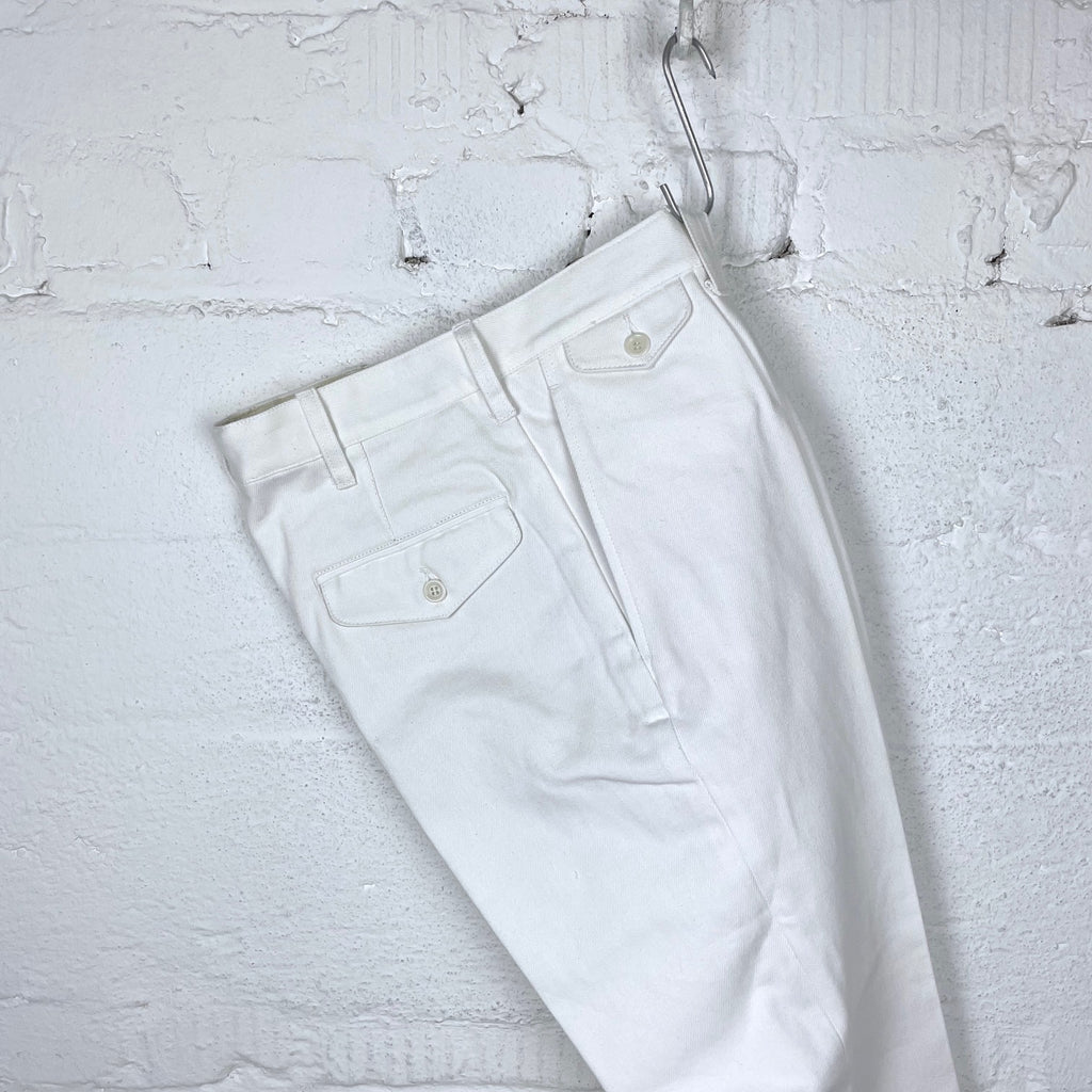 https://www.stuf-f.com/media/image/06/b7/b5/addict-clothes-acv-tr02kt-cotton-trousers-white-1.jpg