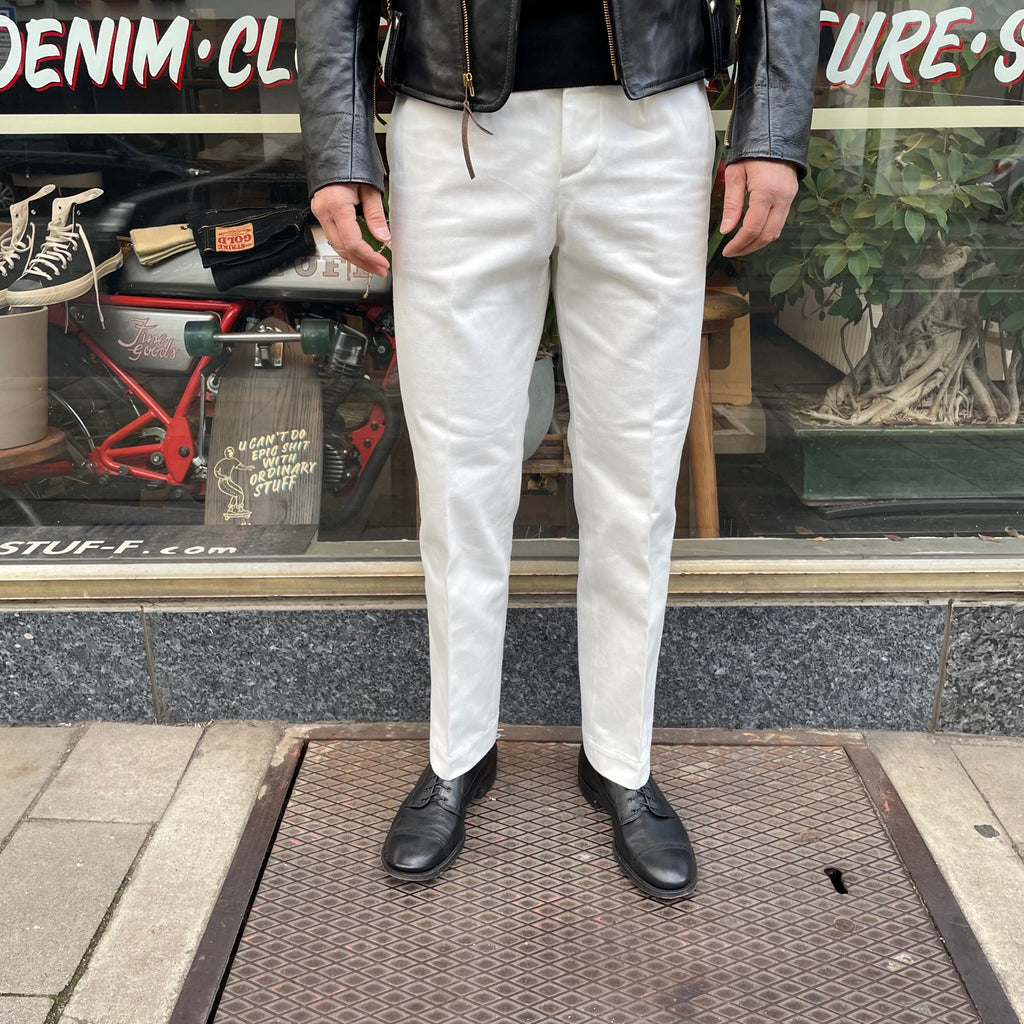 https://www.stuf-f.com/media/image/be/88/94/addict-clothes-acv-tr02kt-cotton-trousers-white-6.jpg