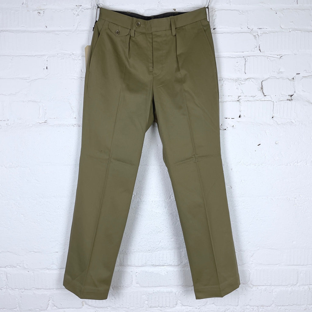 https://www.stuf-f.com/media/image/a5/c3/59/addict-clothes-acv-tr02tw-single-pleated-cotton-twill-trousers-army-green-1.jpg