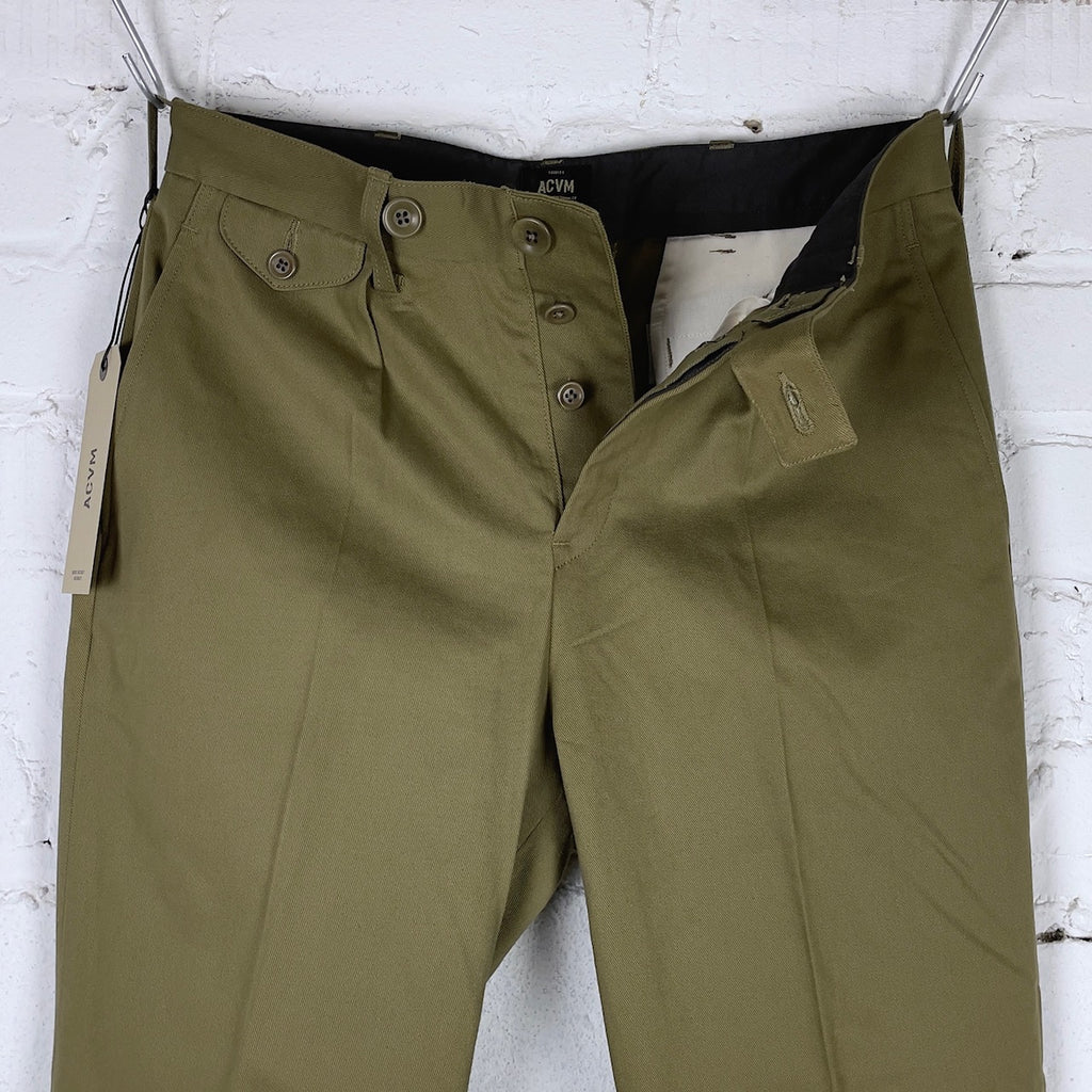 https://www.stuf-f.com/media/image/65/2b/d6/addict-clothes-acv-tr02tw-single-pleated-cotton-twill-trousers-army-green-6.jpg