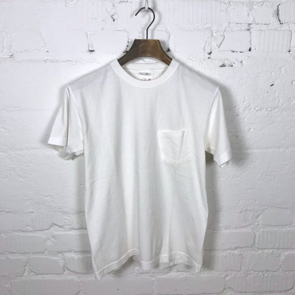 https://www.stuf-f.com/media/image/9e/a8/ac/addict-clothes-ad-csp-00-white-t-shirt-1aRstKImCublIJR.jpg