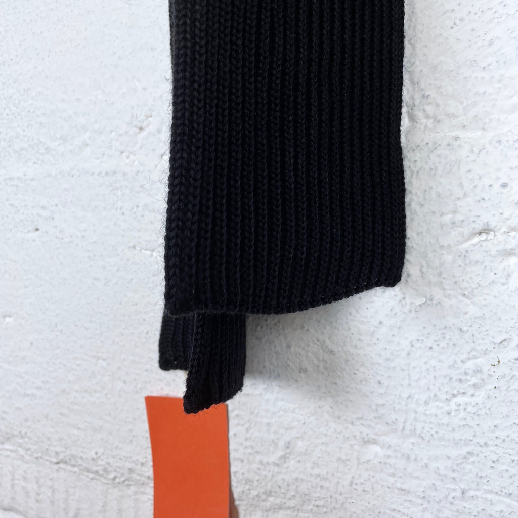 https://www.stuf-f.com/media/image/9b/e2/f3/andersen-andersen-scarf-black-1.jpg
