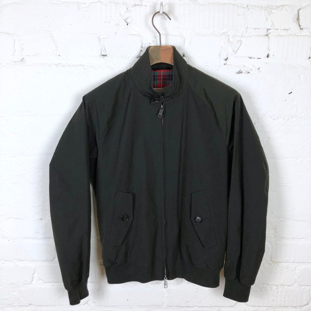 https://www.stuf-f.com/media/image/d9/a3/f2/baracuta-g9-classic-harrington-jacket-faded-black-3.jpg