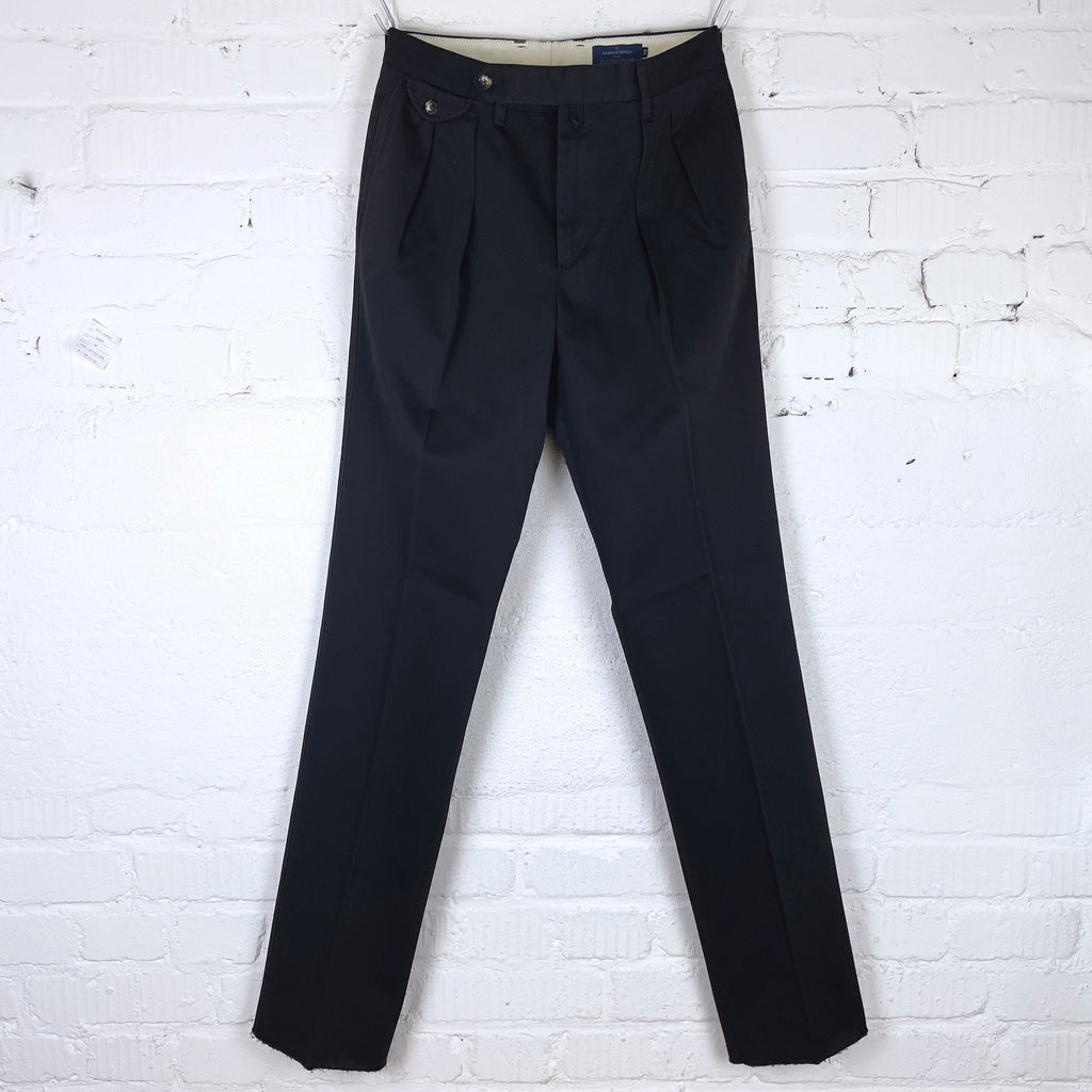 https://www.stuf-f.com/media/image/8a/86/9c/barnstormer-chino-1954p-two-pleated-chino-black-4.jpg