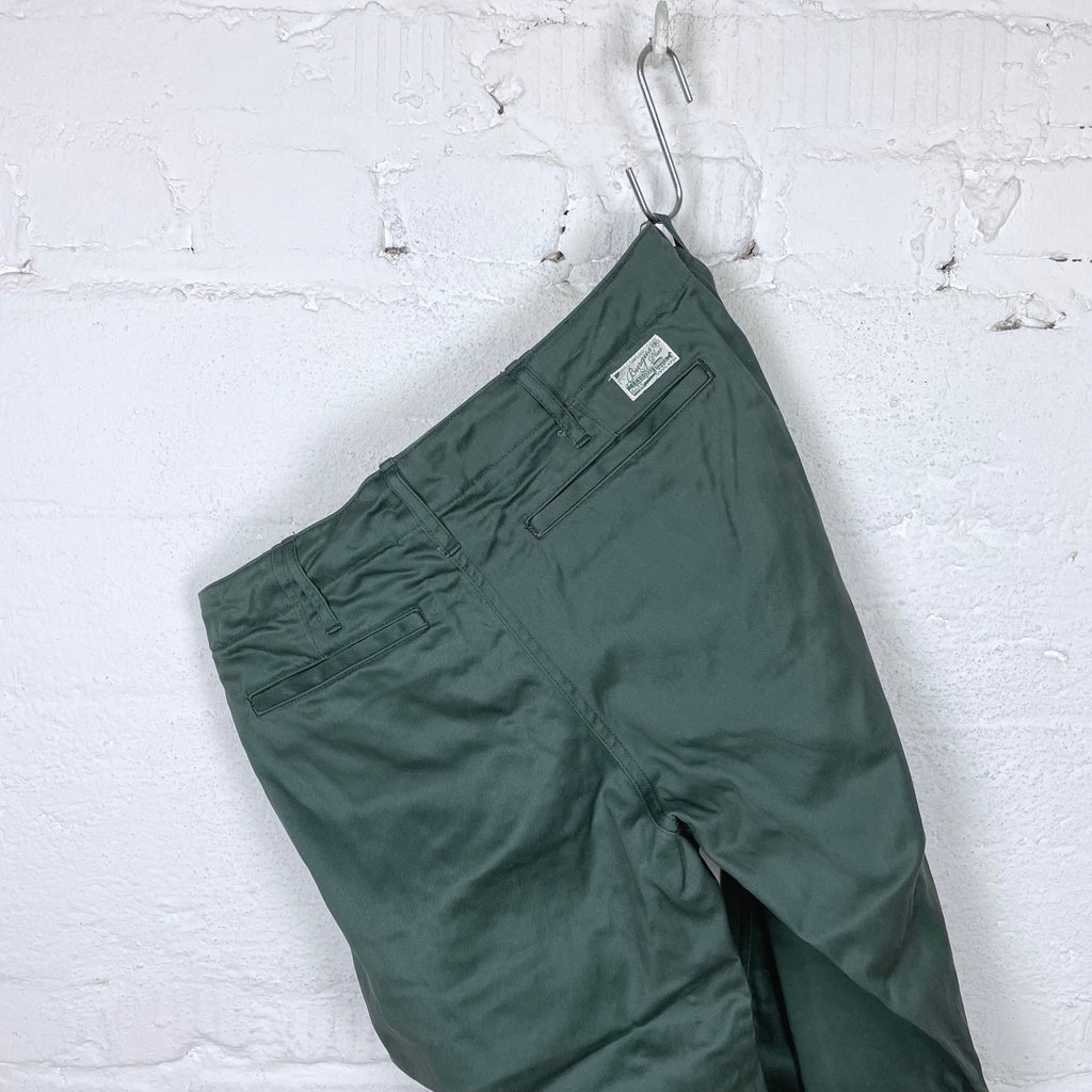 https://www.stuf-f.com/media/image/f3/2e/0a/burgus-plus-401z-60-zip-fly-modern-chino-trousers-green-gray-1.jpg