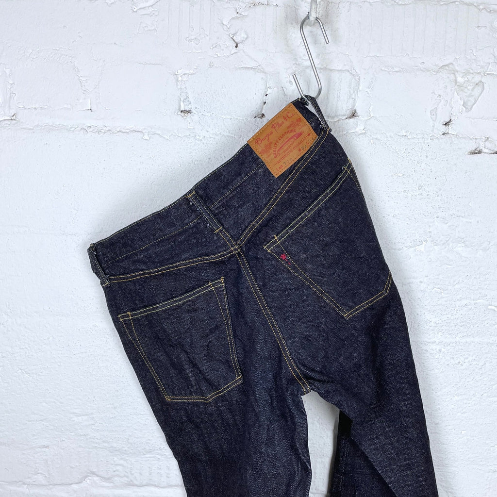 https://www.stuf-f.com/media/image/f5/ca/a9/burgus-plus-770-22-standard-selvedge-jeans-1.jpg