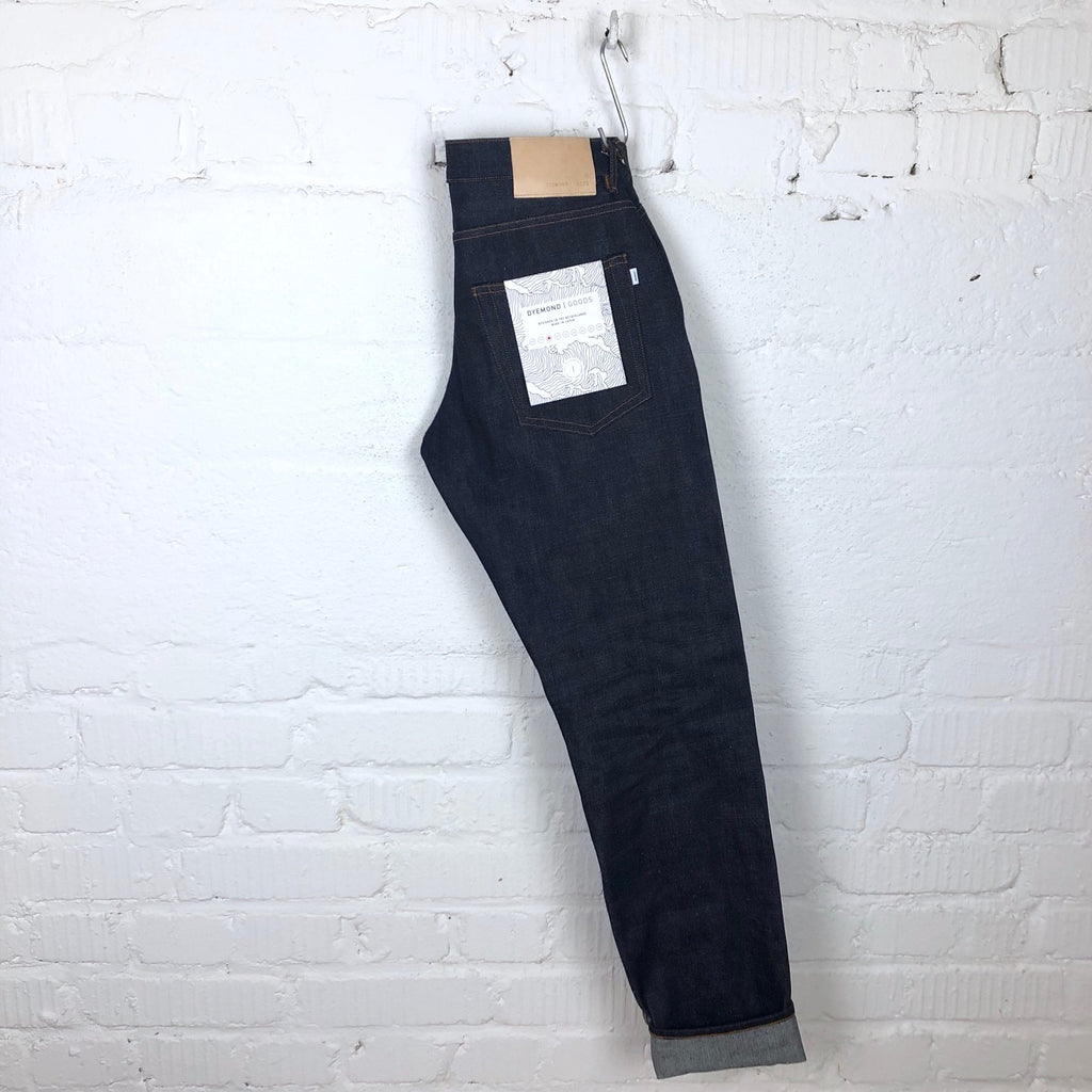 https://www.stuf-f.com/media/image/6b/99/ed/dyemond-goods-dmg-rt01-jeans-1.jpg