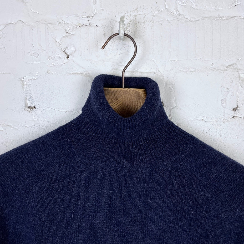 https://www.stuf-f.com/media/image/5c/b8/71/fortela-piero-turtleneck-sweater-blue-2.jpg