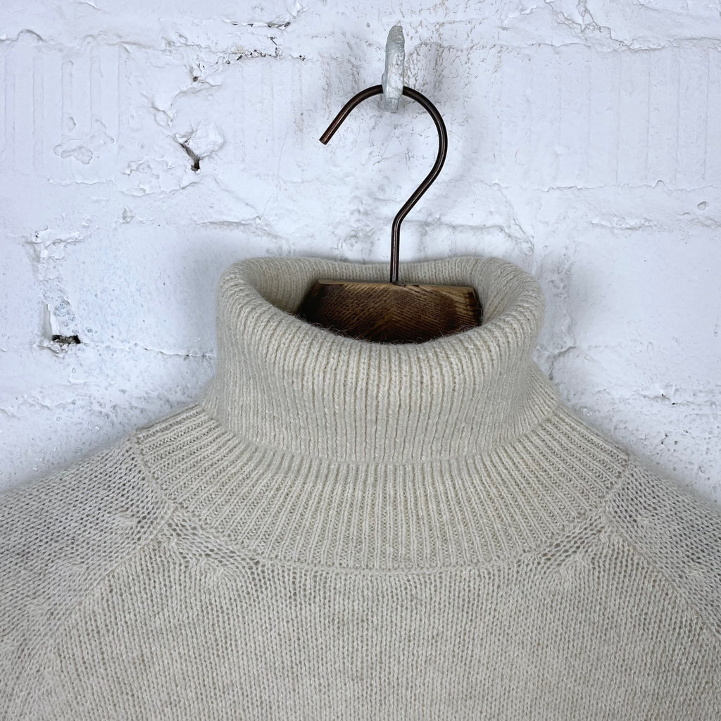 https://www.stuf-f.com/media/image/ac/07/3c/fortela-piero-turtleneck-sweater-off-white-4.jpg