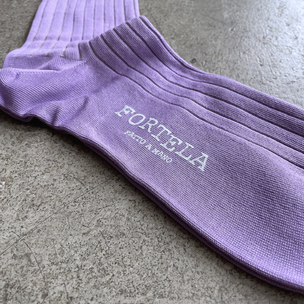 https://www.stuf-f.com/media/image/f0/f8/bd/fortela-socks-lavender-2.jpg