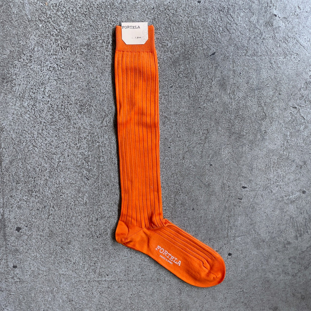https://www.stuf-f.com/media/image/a9/fd/de/fortela-socks-orange-1.jpg
