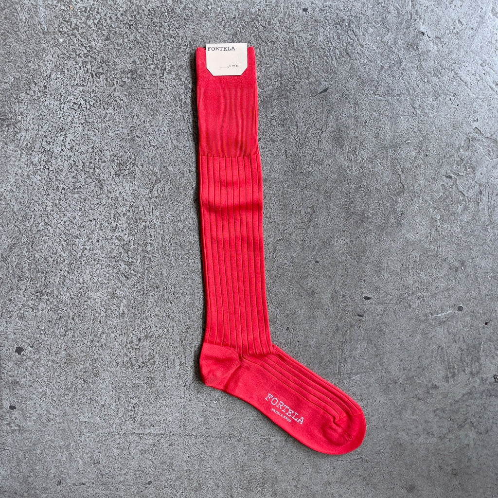 https://www.stuf-f.com/media/image/76/c3/e5/fortela-socks-pink-1.jpg