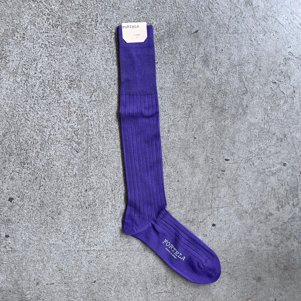 https://www.stuf-f.com/media/image/87/1d/31/fortela-socks-violet-1.jpg