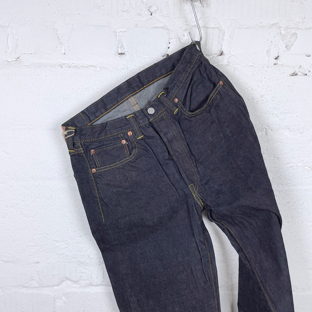 https://www.stuf-f.com/media/image/f0/89/ec/fullcount-1101-15-5oz-straight-jeans-3.jpg