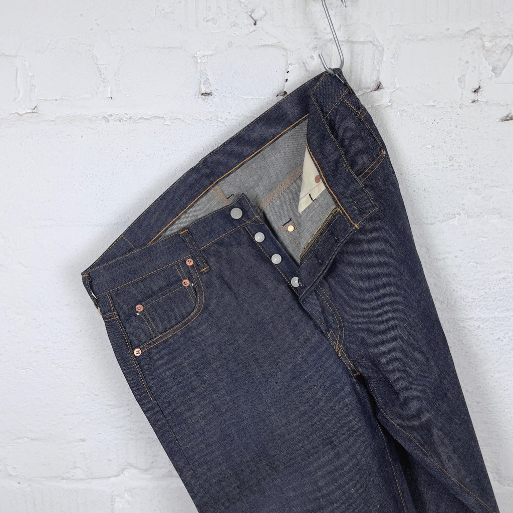 https://www.stuf-f.com/media/image/d9/09/5f/fullcount-1103-13-7oz-clean-straight-jeans-5.jpg