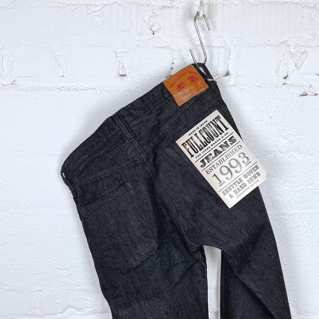 https://www.stuf-f.com/media/image/56/6d/67/fullcount-1108bk-slim-straight-jeans-black-1.jpg