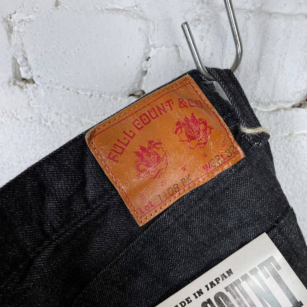 https://www.stuf-f.com/media/image/8b/62/8d/fullcount-1108bk-slim-straight-jeans-black-2.jpg