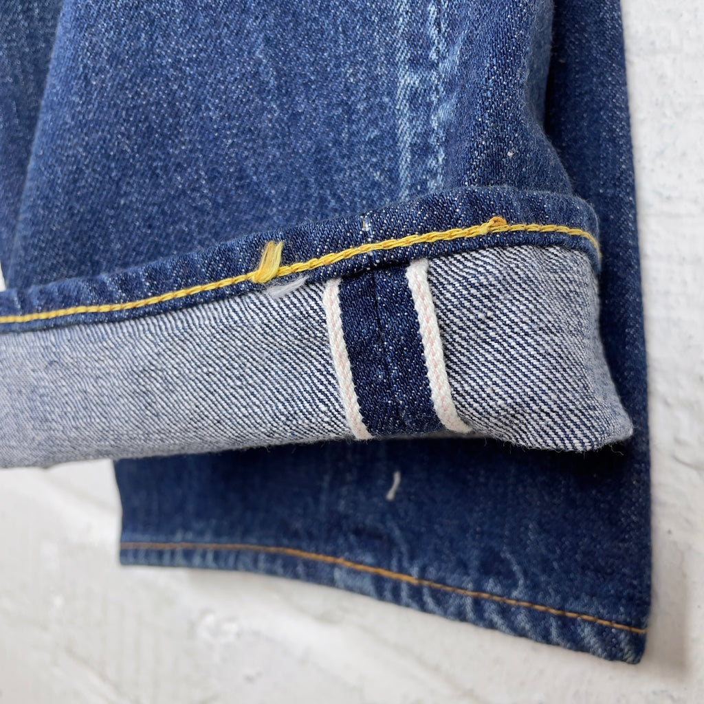 https://www.stuf-f.com/media/image/25/d9/2c/fullcount-1344-1101-dartford-vintage-finished-jeans-5.jpg