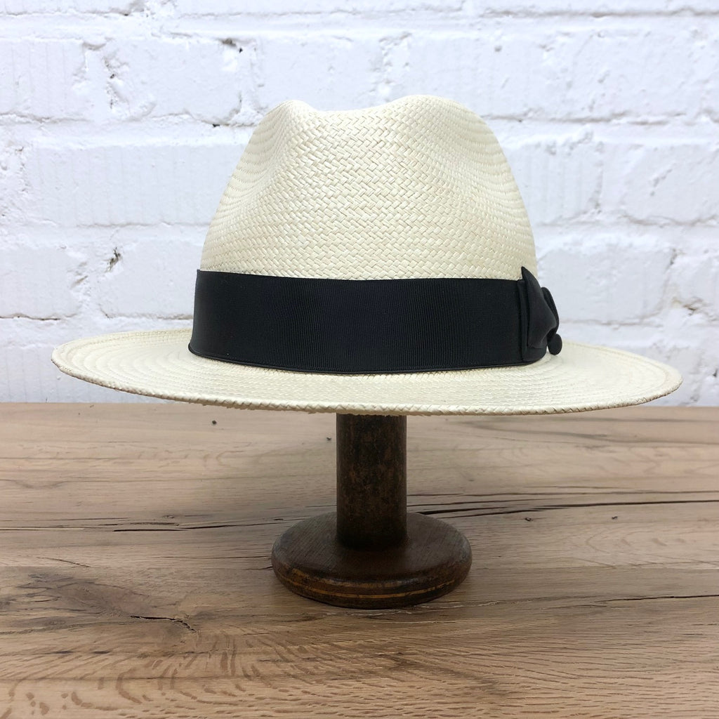 https://www.stuf-f.com/media/image/34/71/8a/h-w-dog-and-co-t-drop-hat-natural-3.jpg