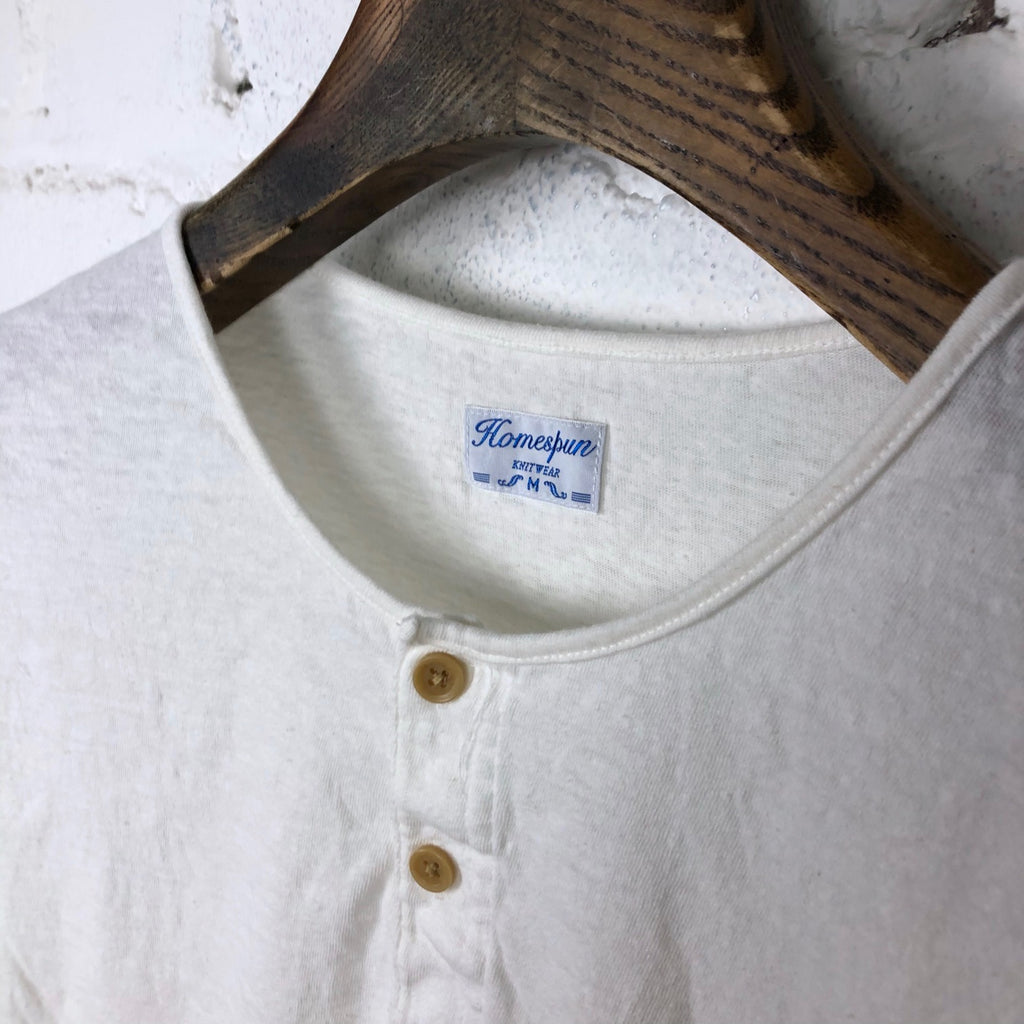 https://www.stuf-f.com/media/image/72/f5/4d/homespun-knitwear-great-plains-tee-recycled-cotton-white-2.jpg