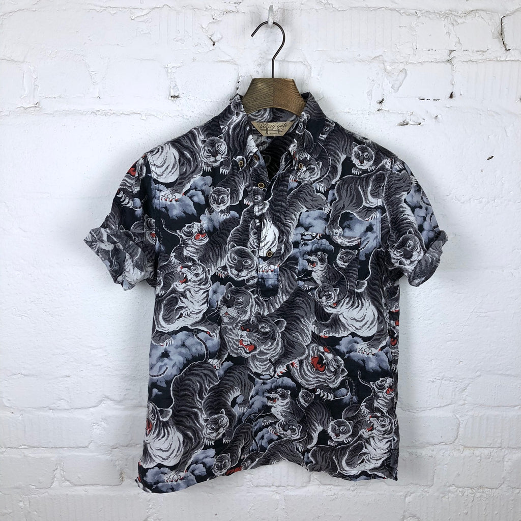 https://www.stuf-f.com/media/image/c0/47/2c/jelado-pullover-aloha-shirt-black-1.jpg