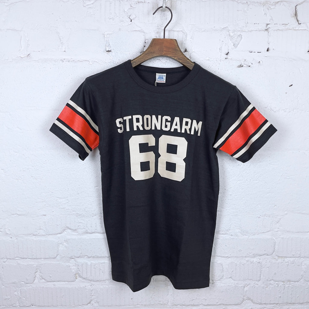 https://www.stuf-f.com/media/image/d8/g0/c8/john-gluckow-jg-cs06-college-store-numbering-t-shirt-sumikuro-black-1.jpg