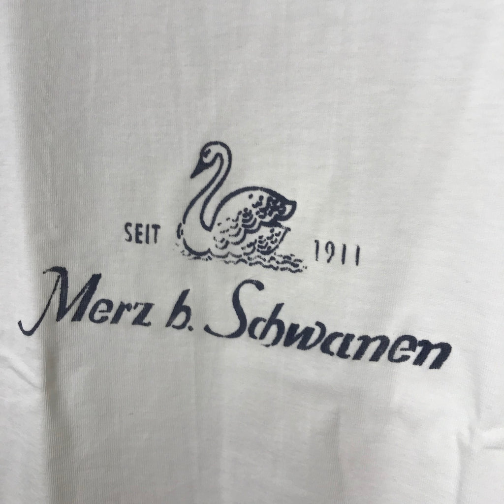 https://www.stuf-f.com/media/image/aa/71/b4/merz-b-schwanen-215mbs-army-shirt-white-3.jpg