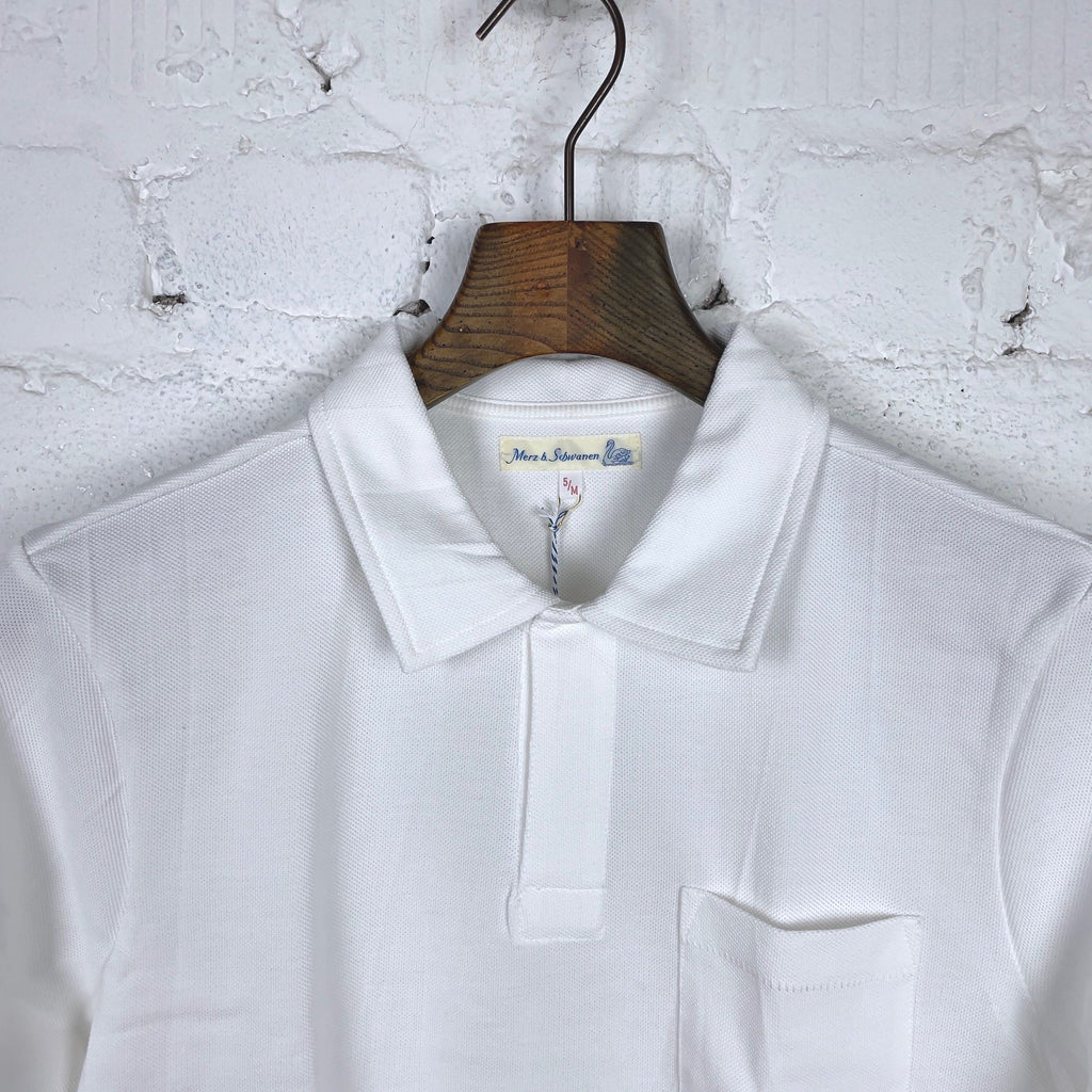https://www.stuf-f.com/media/image/7f/c1/e5/merz-b-schwanen-2pkpl-mens-polo-shirt-with-pocket-white-2.jpg